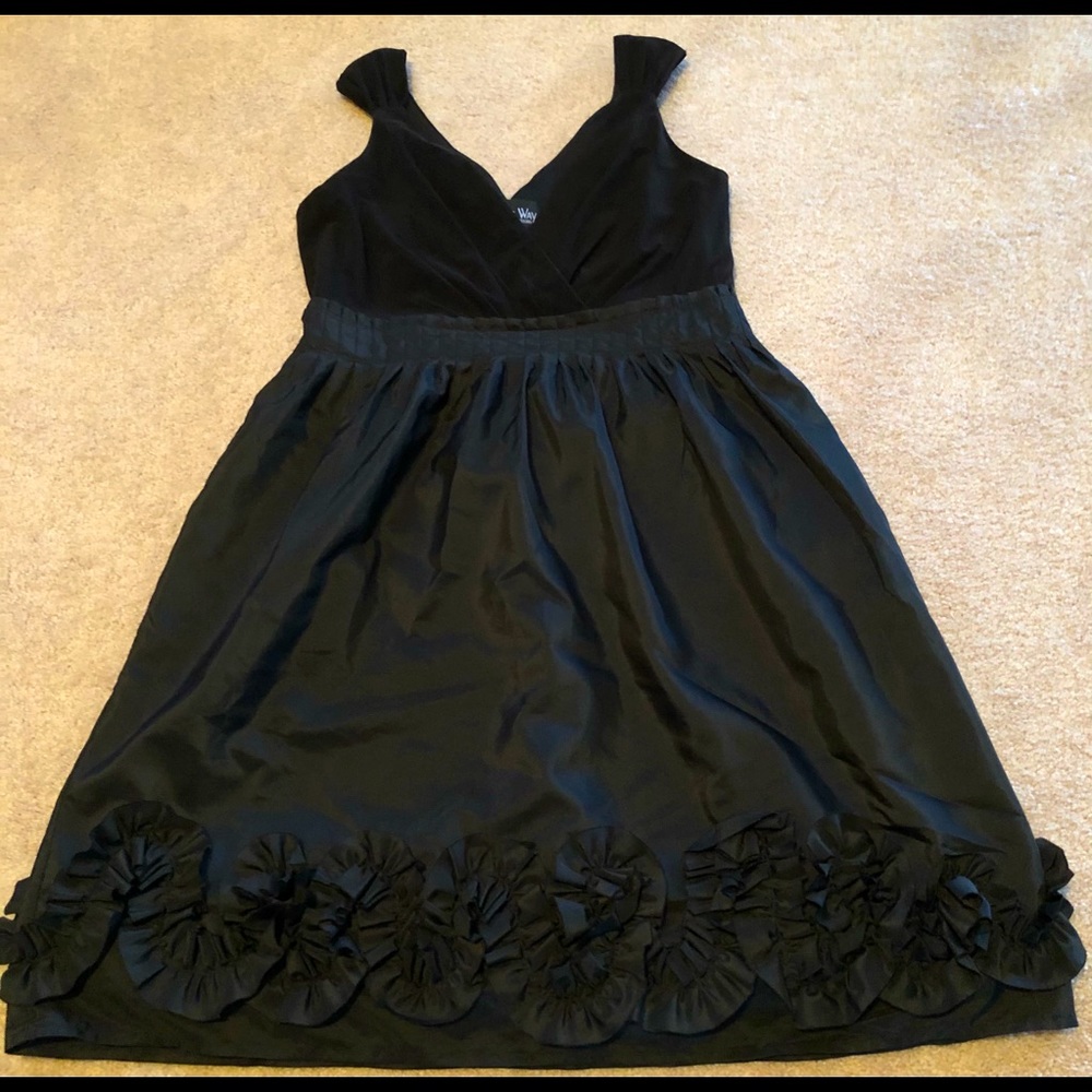 Women’s Night Way Collections Dress -Size 4